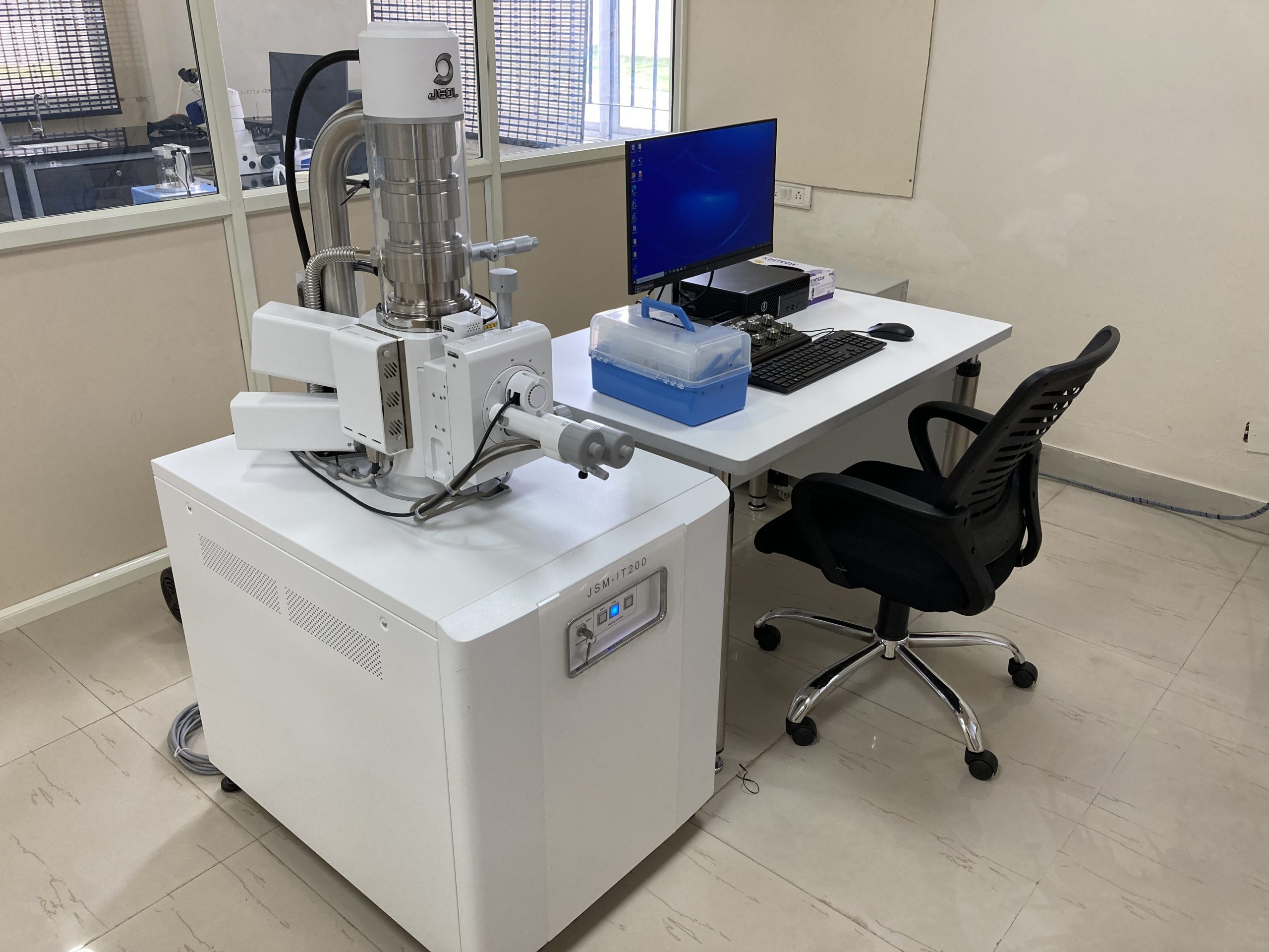 インド カルナタカ州 バンガロール 鋳造技術者育成コース SEM/EDS (走査型電子顕微鏡・分析機) 国際協力機構(JICA) KGTTI
