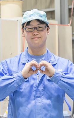 1名